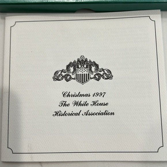The White House Historical
Association Christmas Ornament
1997 Franklin Pierce - Picture 4 of 5